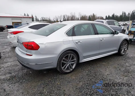 2016 Volkswagen Passat 1.8T R-Line из США, поврежденный, VIN 1VWAT7A32GC053222